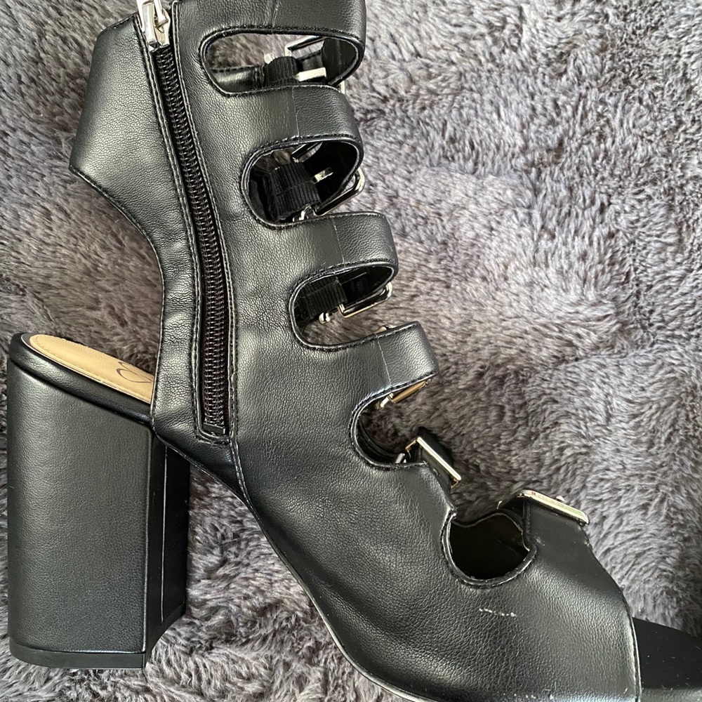 Jessica Simpson Gladiator Sandals - Picture 5 of 9